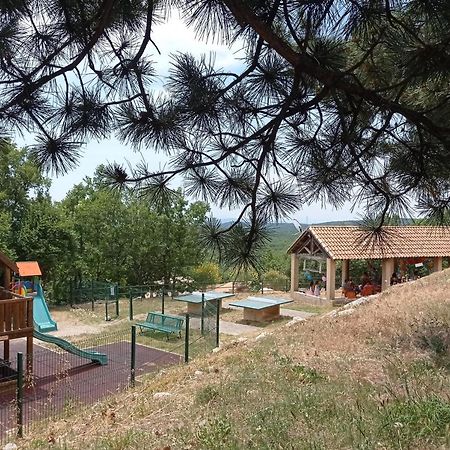 Maisonnette En Residence Avec Piscine Et Tennis Saint-Vallier-de-Thiey Exteriör bild